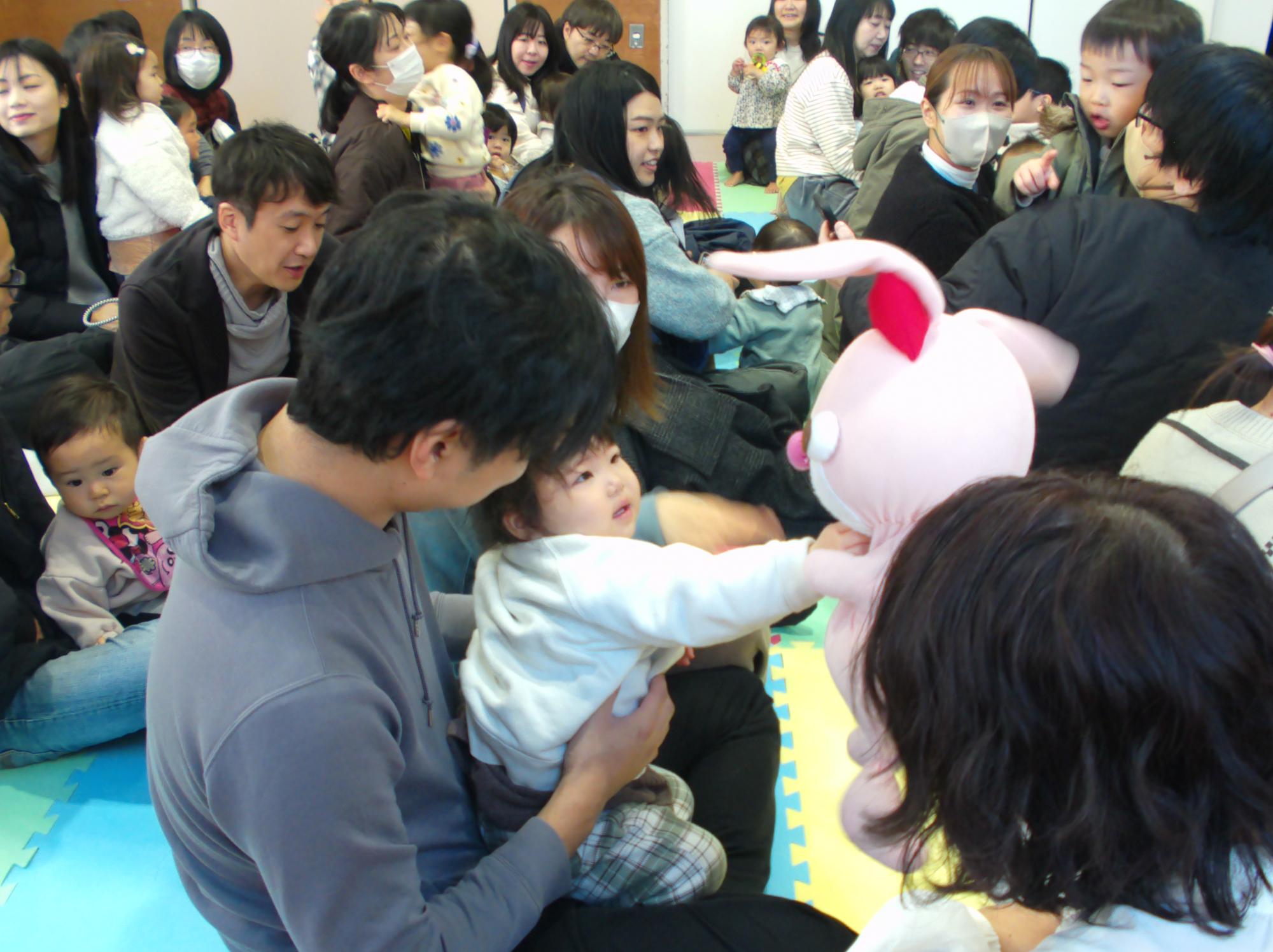 にこにこあおむし人形劇団の写真2