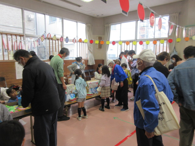 こどもまつりの様子の写真