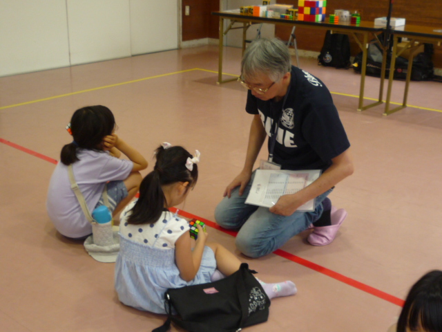 講師から教わる子どもの写真