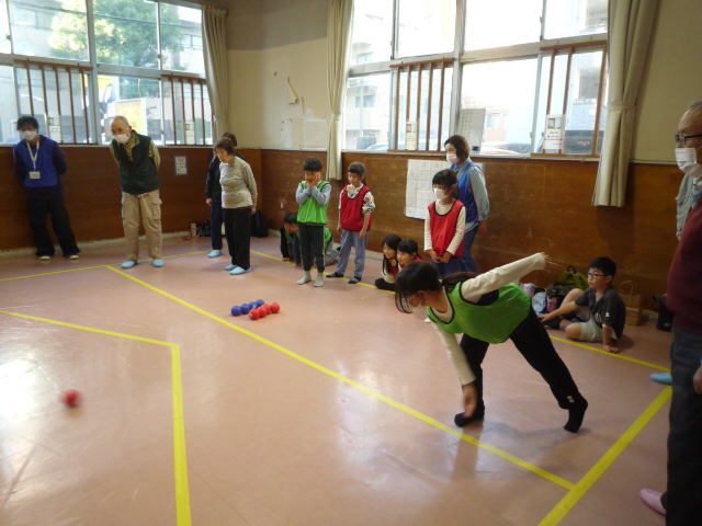 ボッチャ交流会の様子の写真2