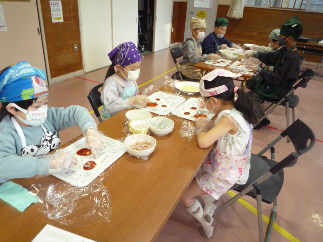 ピザづくりの写真1