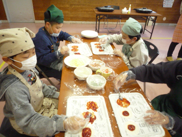 ピザづくりの写真2