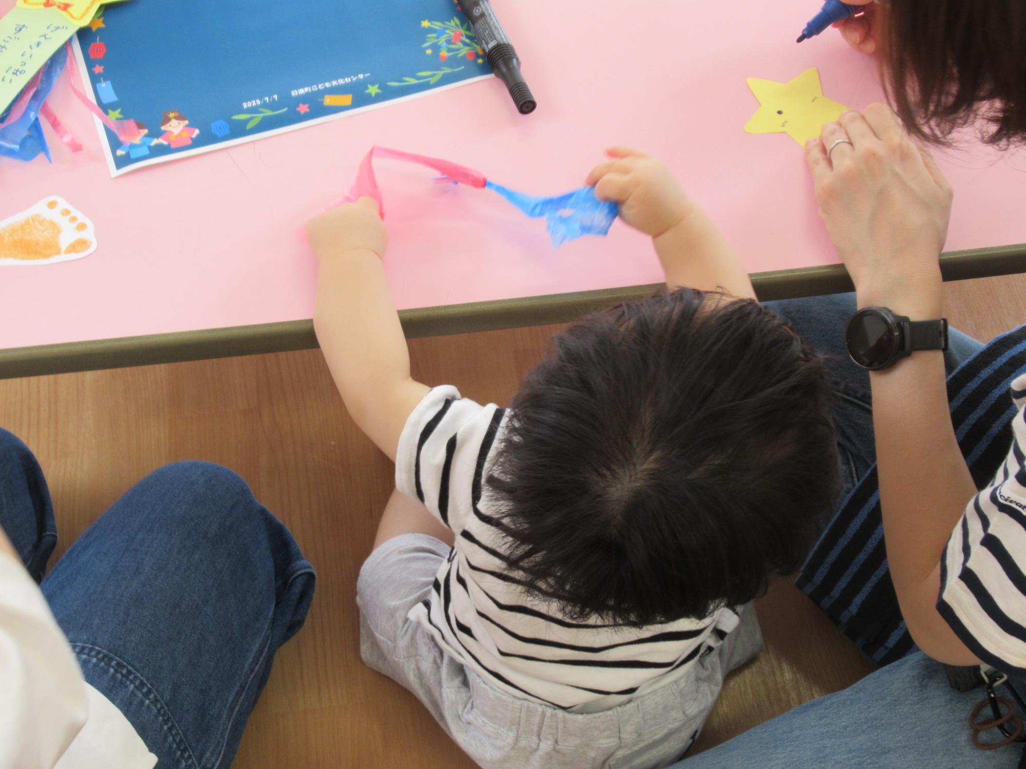いちごぐみ工作作業の様子