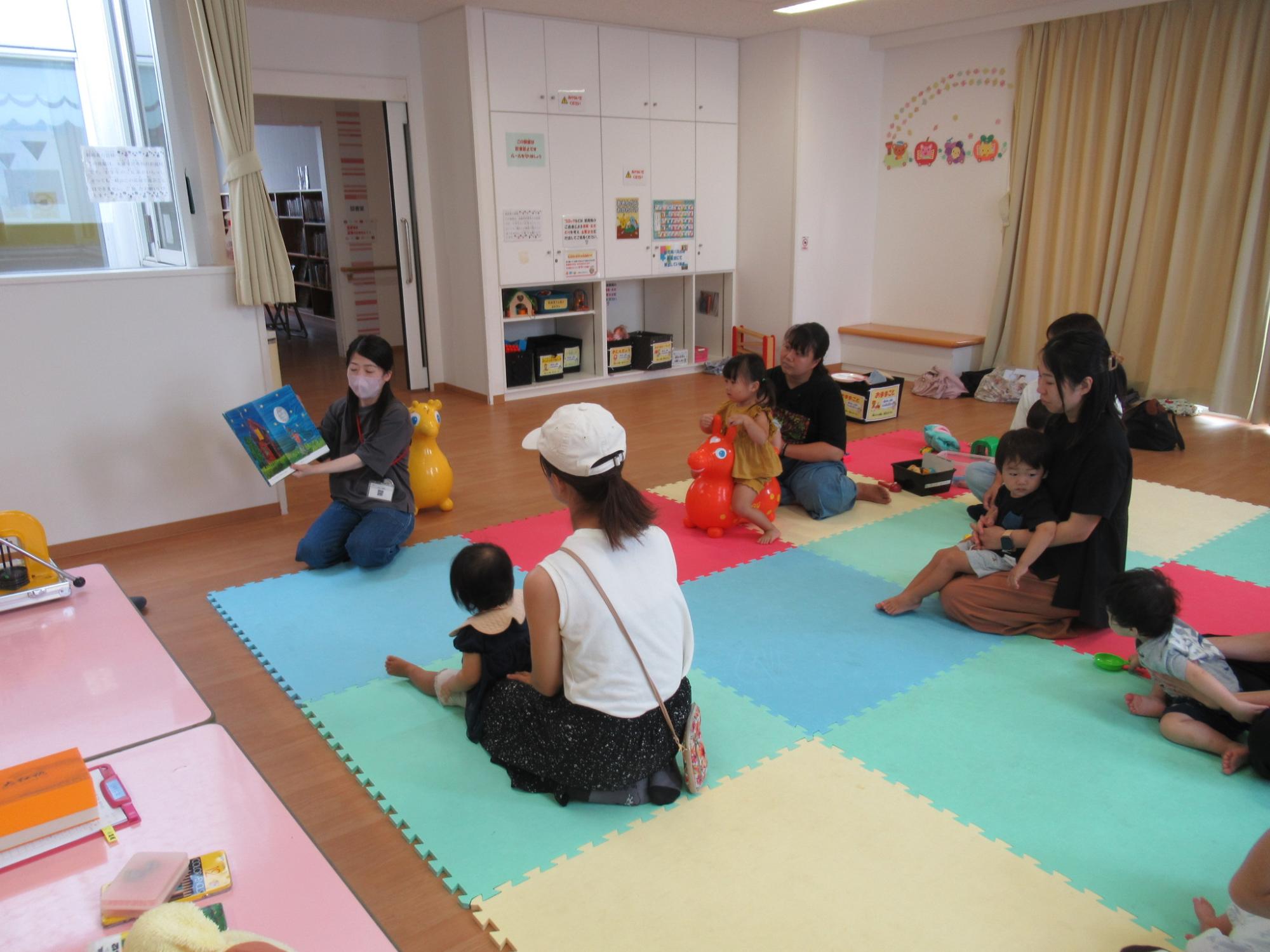 いちごぐみ読み聞かせ