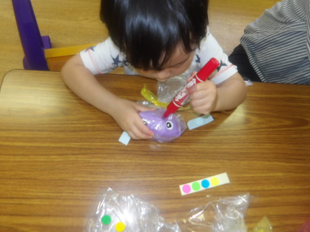 てるてるぼうず作りの写真