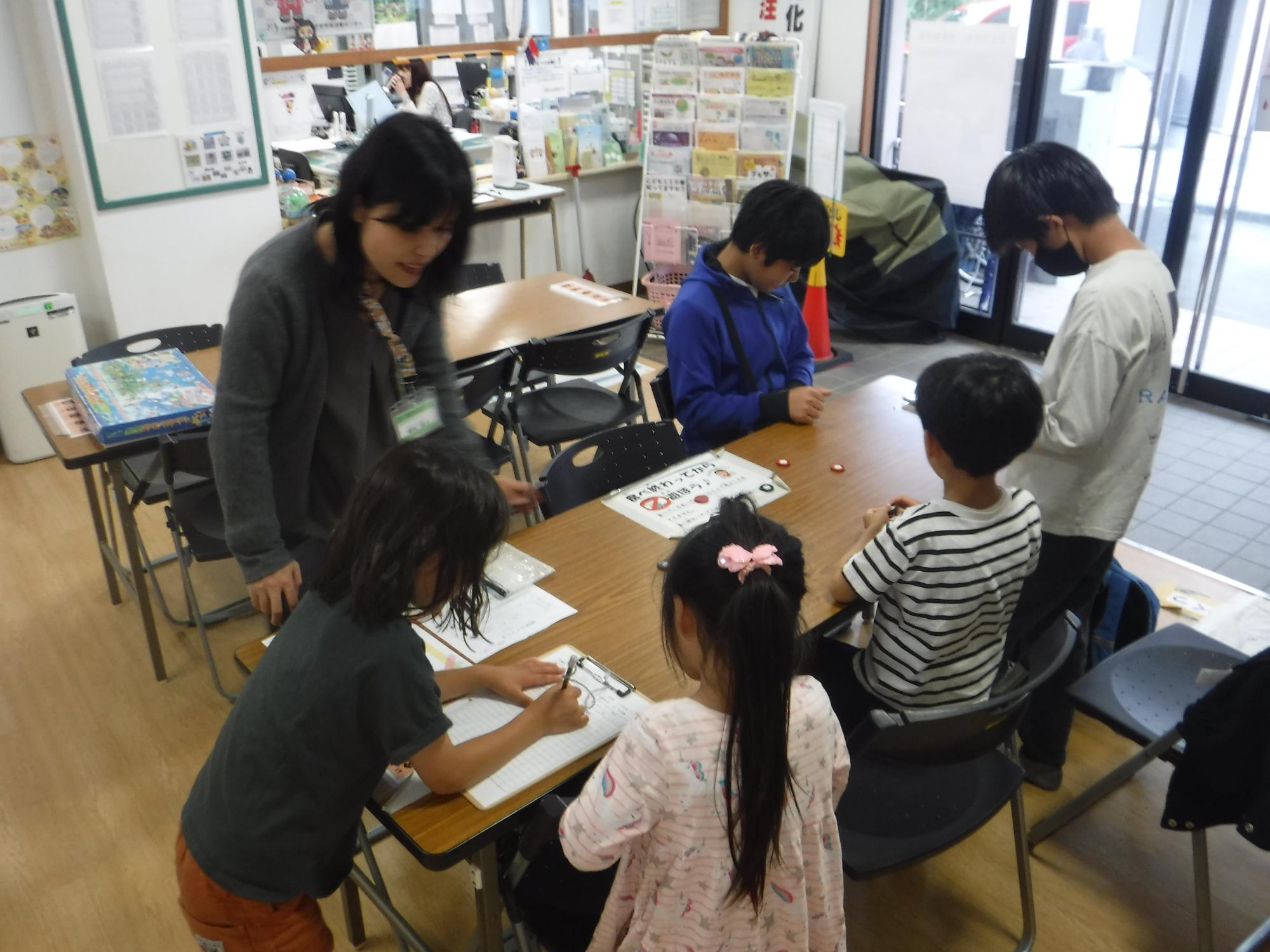 コイントスをしている様子