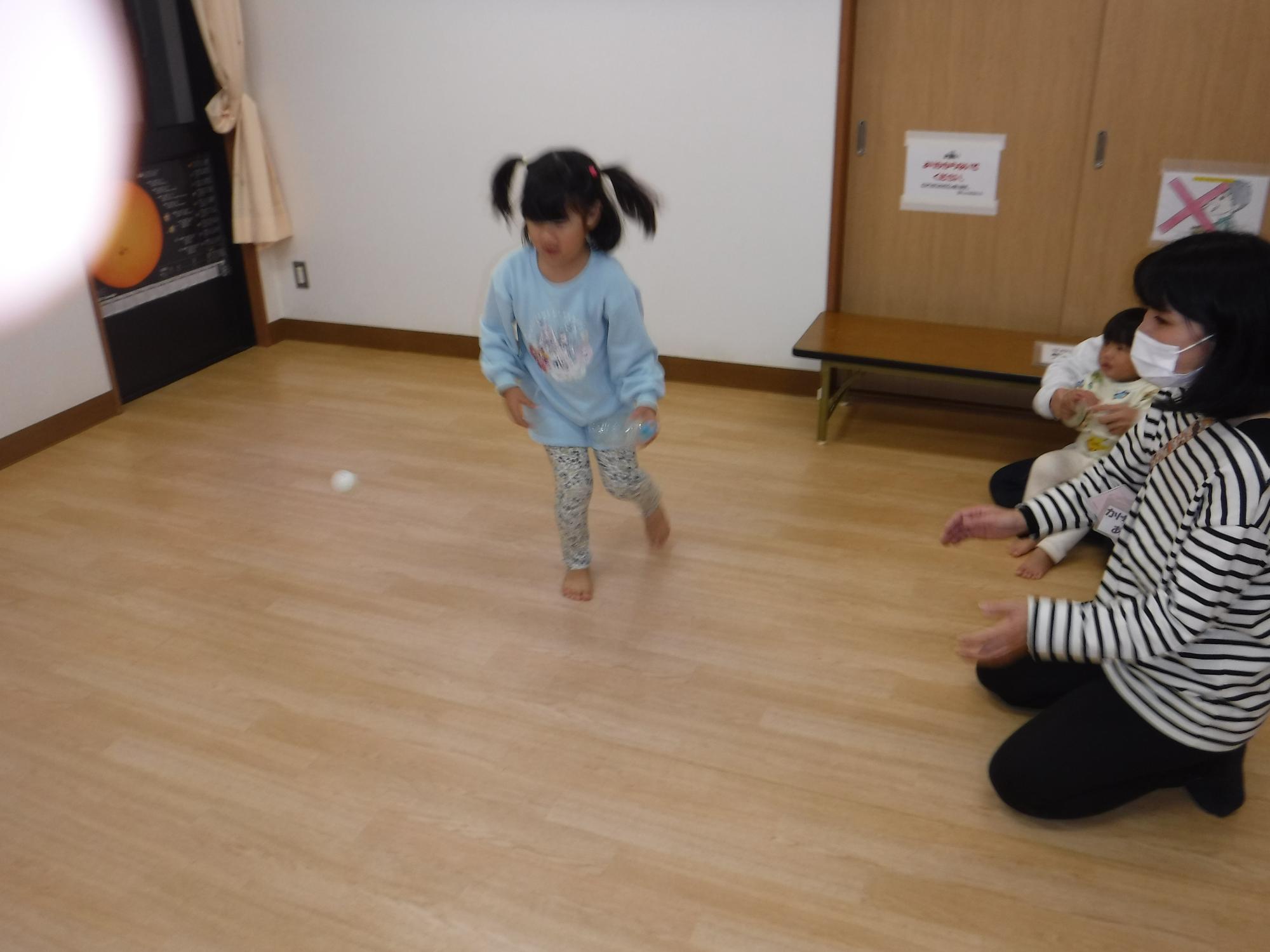 11月の玉川チャレンジ「ピンポン弾ませ！」幼児さんも挑戦