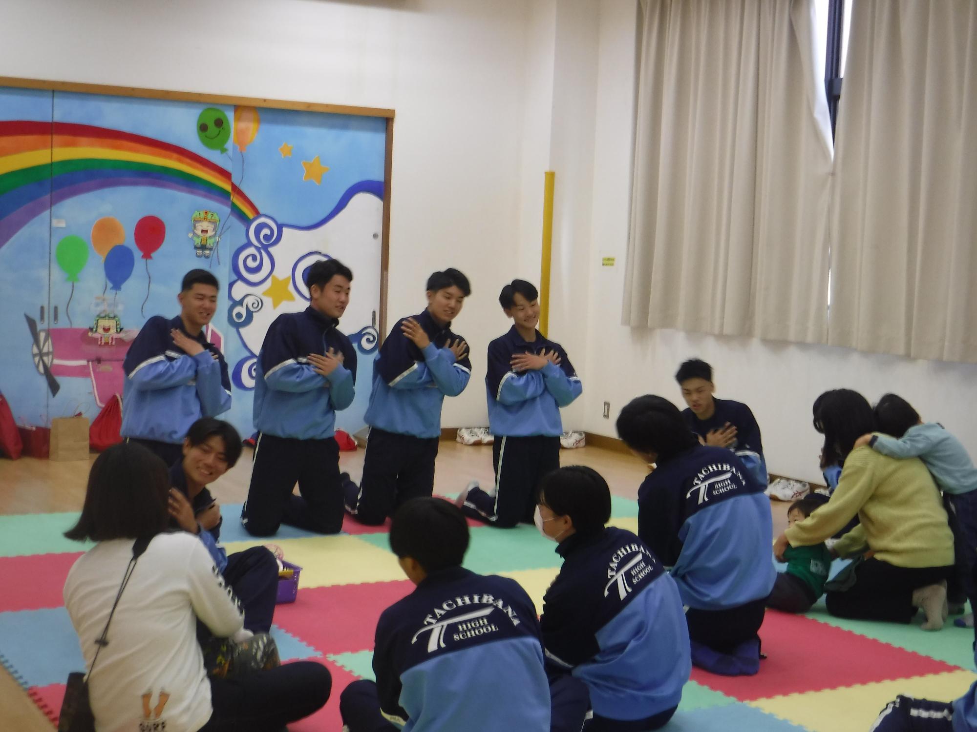 第2回目きらきらぼし手遊びの様子