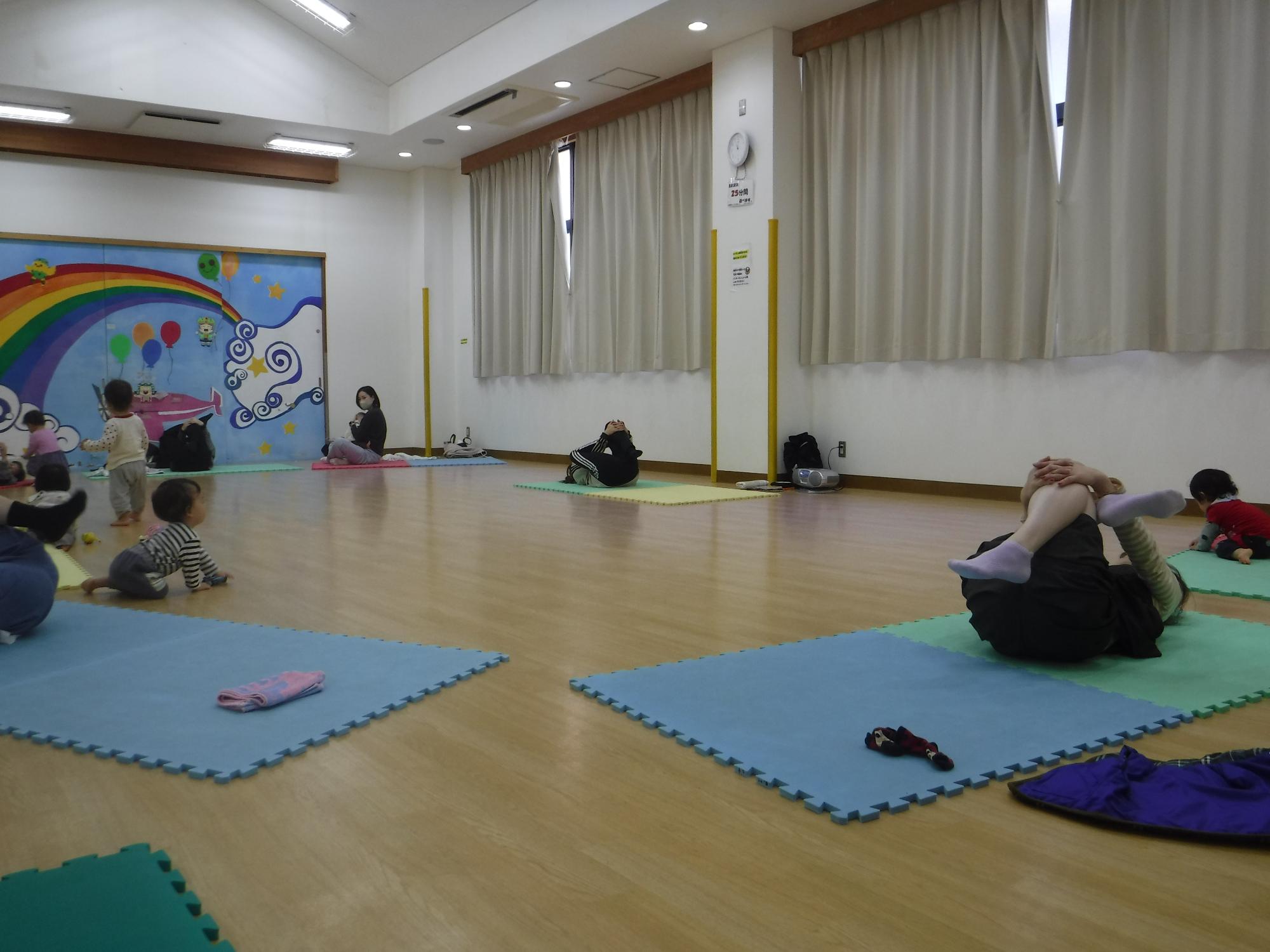 パパママ簡単ストレッチ体操12月の様子