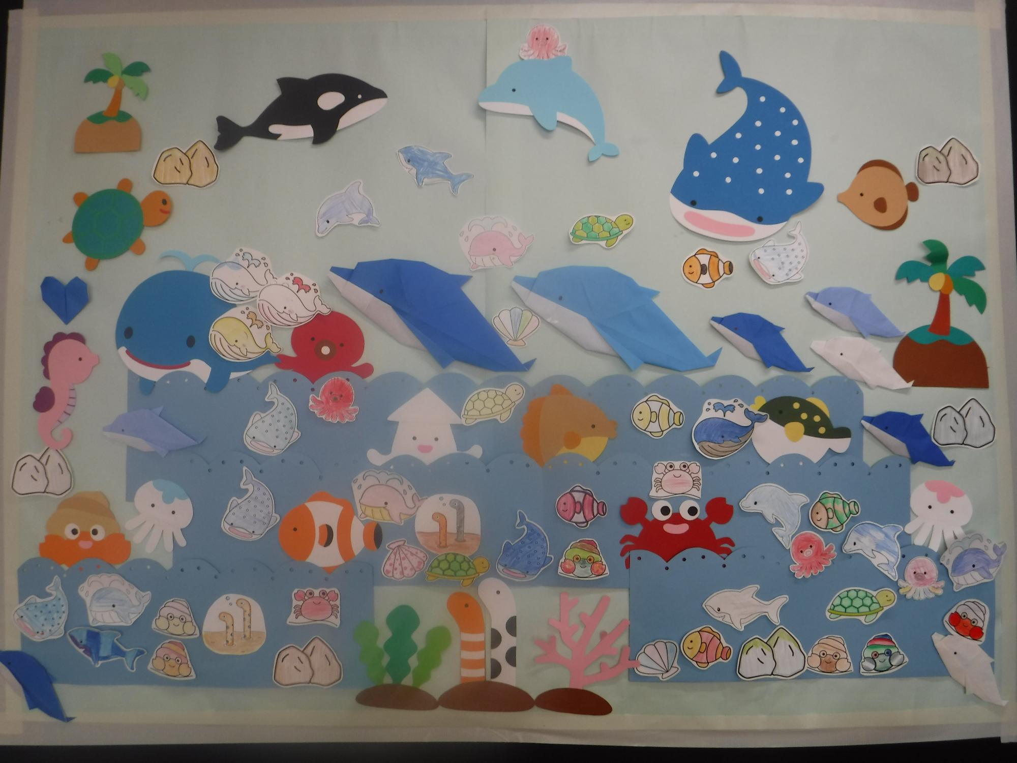 7月のウオールアート「海の仲間たち」