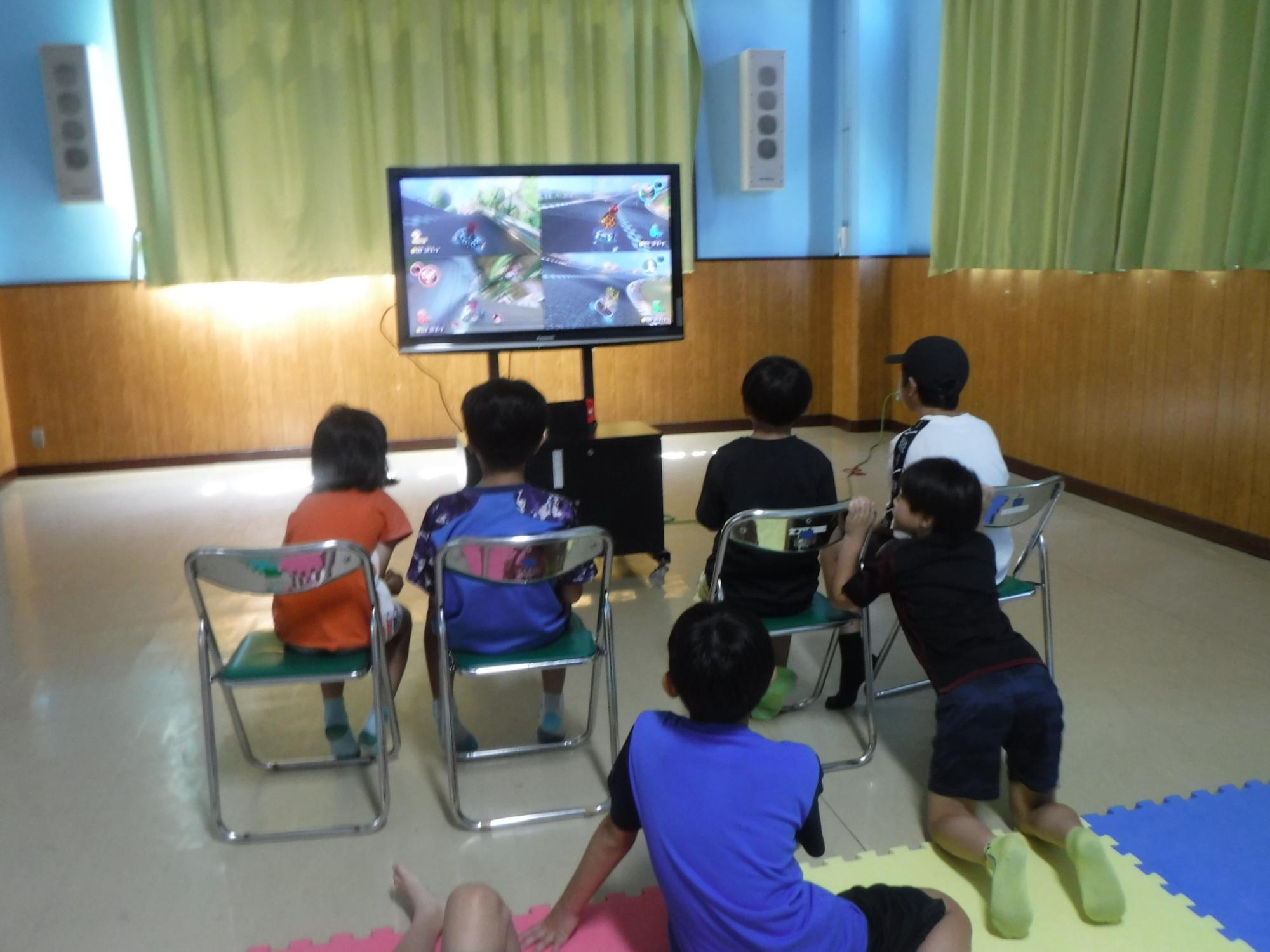 兄弟でも真剣勝負をしている様子