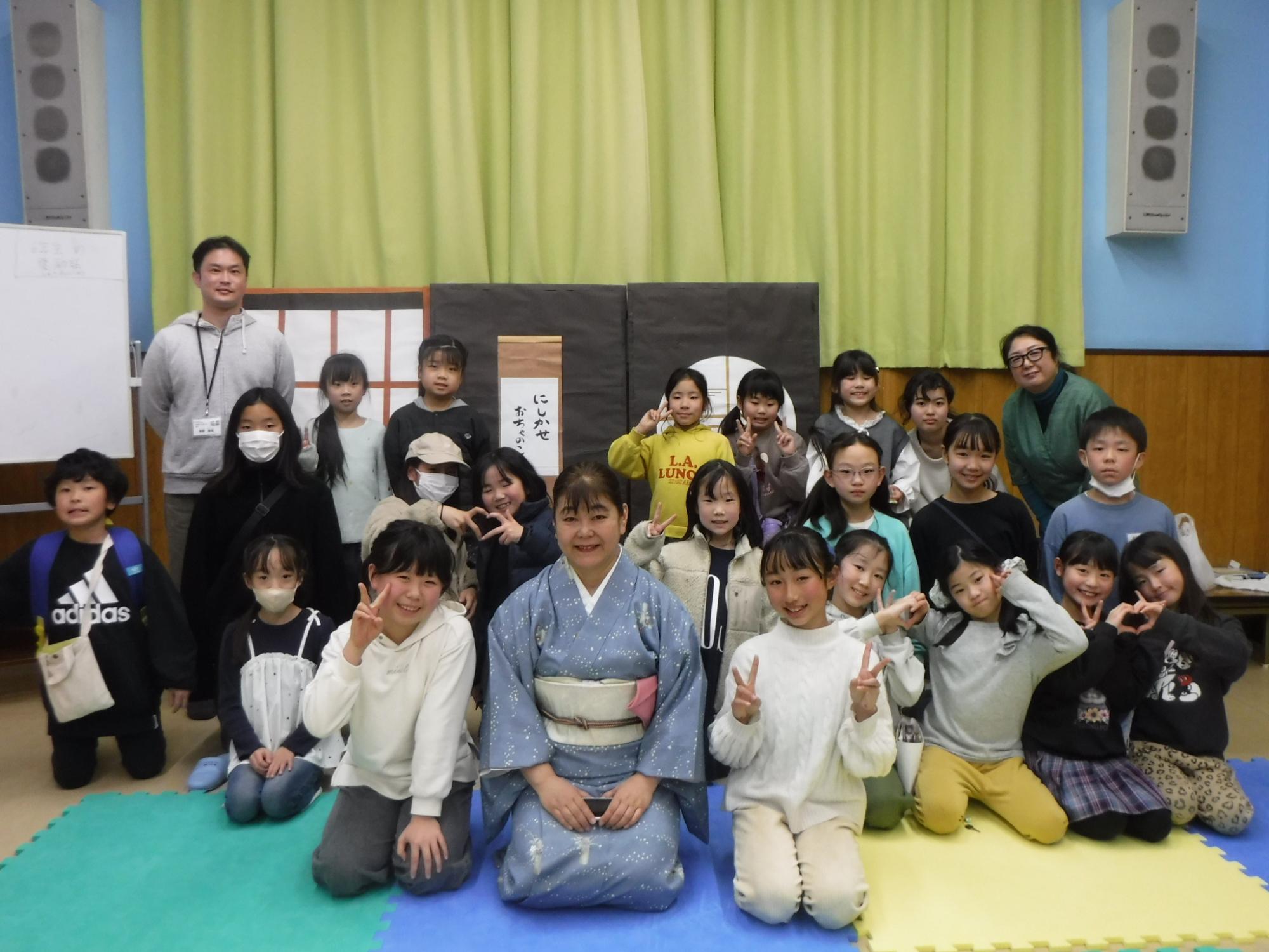 お茶の子クラブメンバーの集合写真
