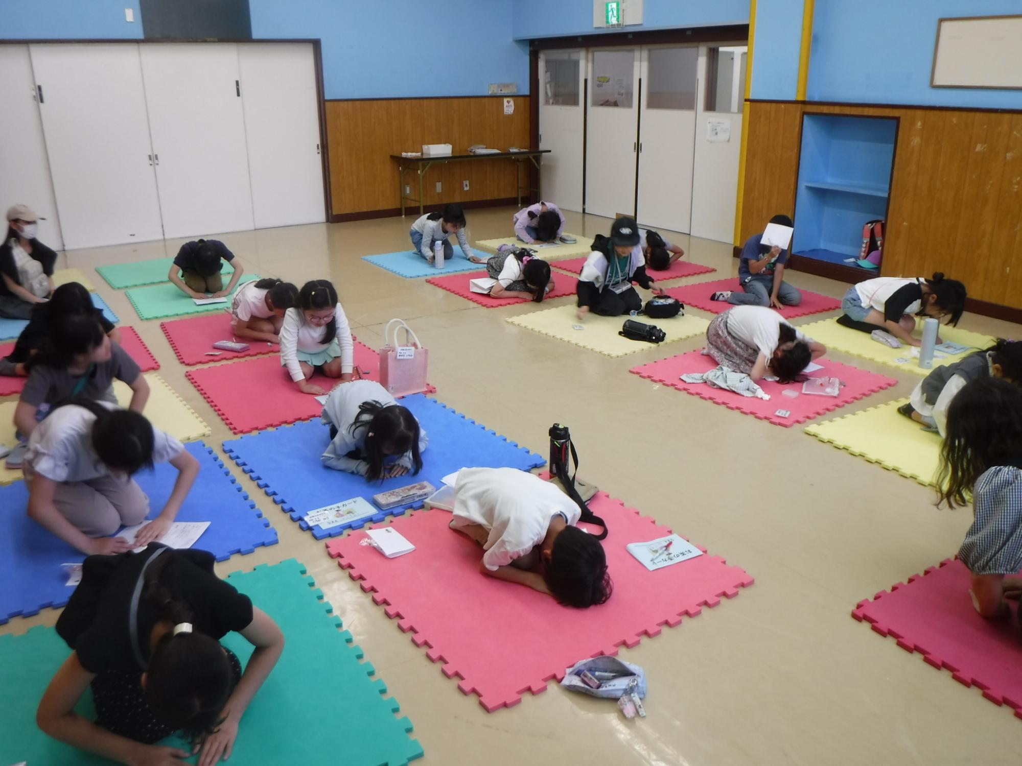 きれいなお辞儀をしている写真