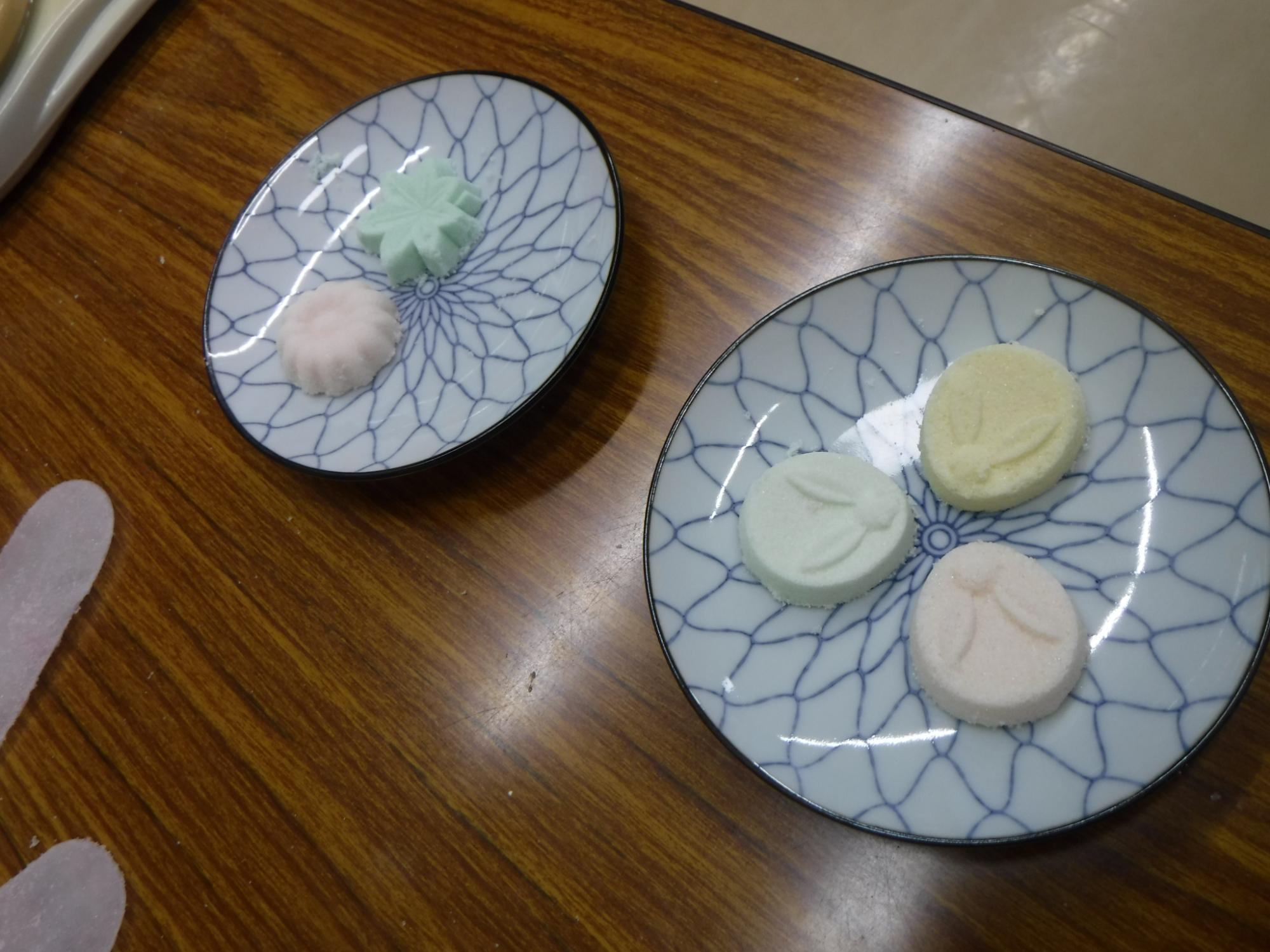 先生の作ったとても素敵なお干菓子の写真