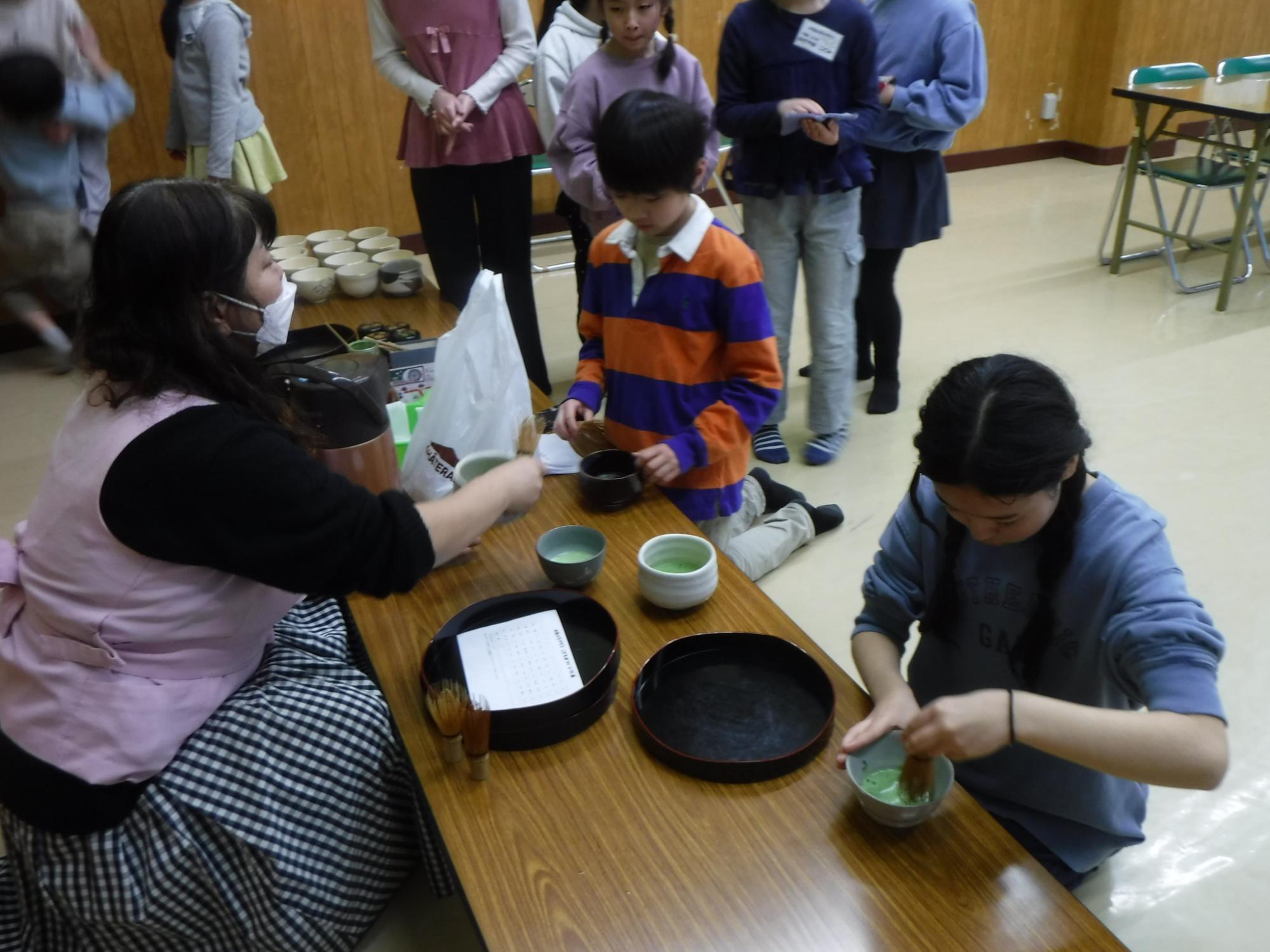 まつりのシミュレーションをしている様子