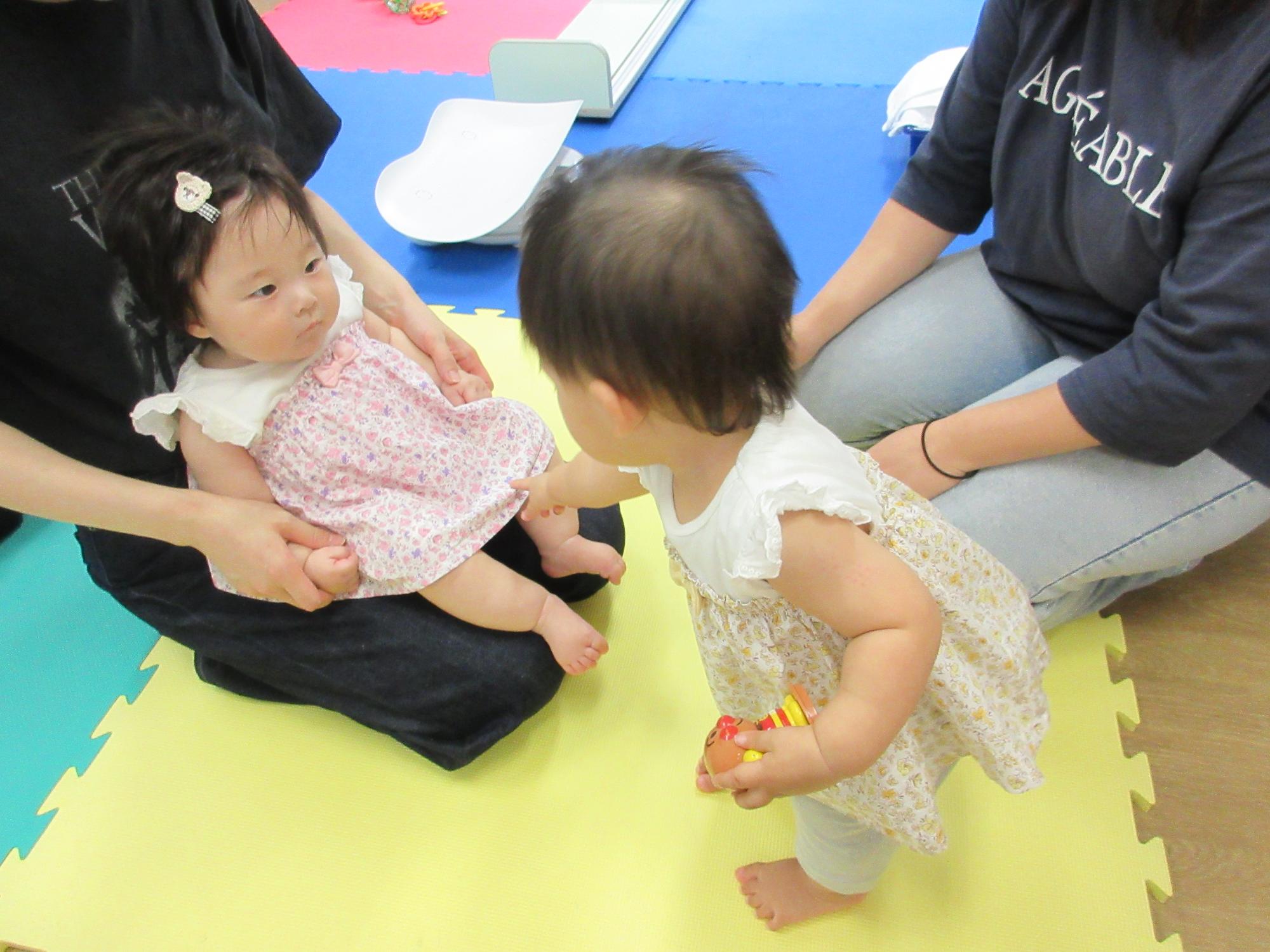 赤ちゃんがお話しているところ