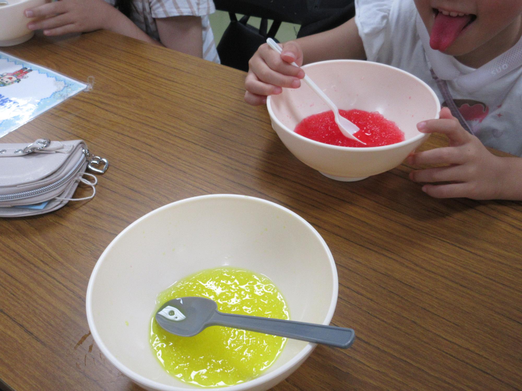 いちごとレモンのかき氷です