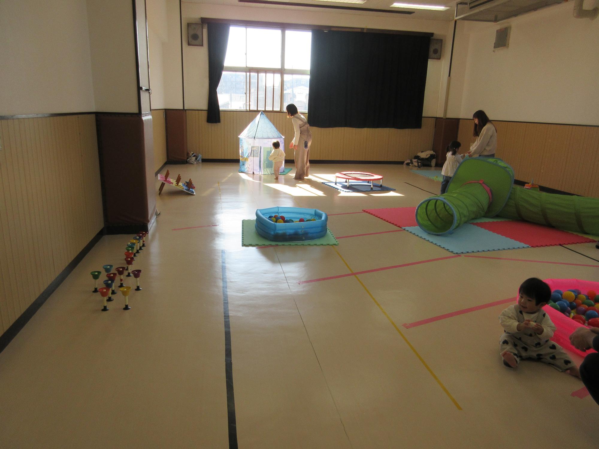 ファミリーパークではハンドベルや輪投げもできます