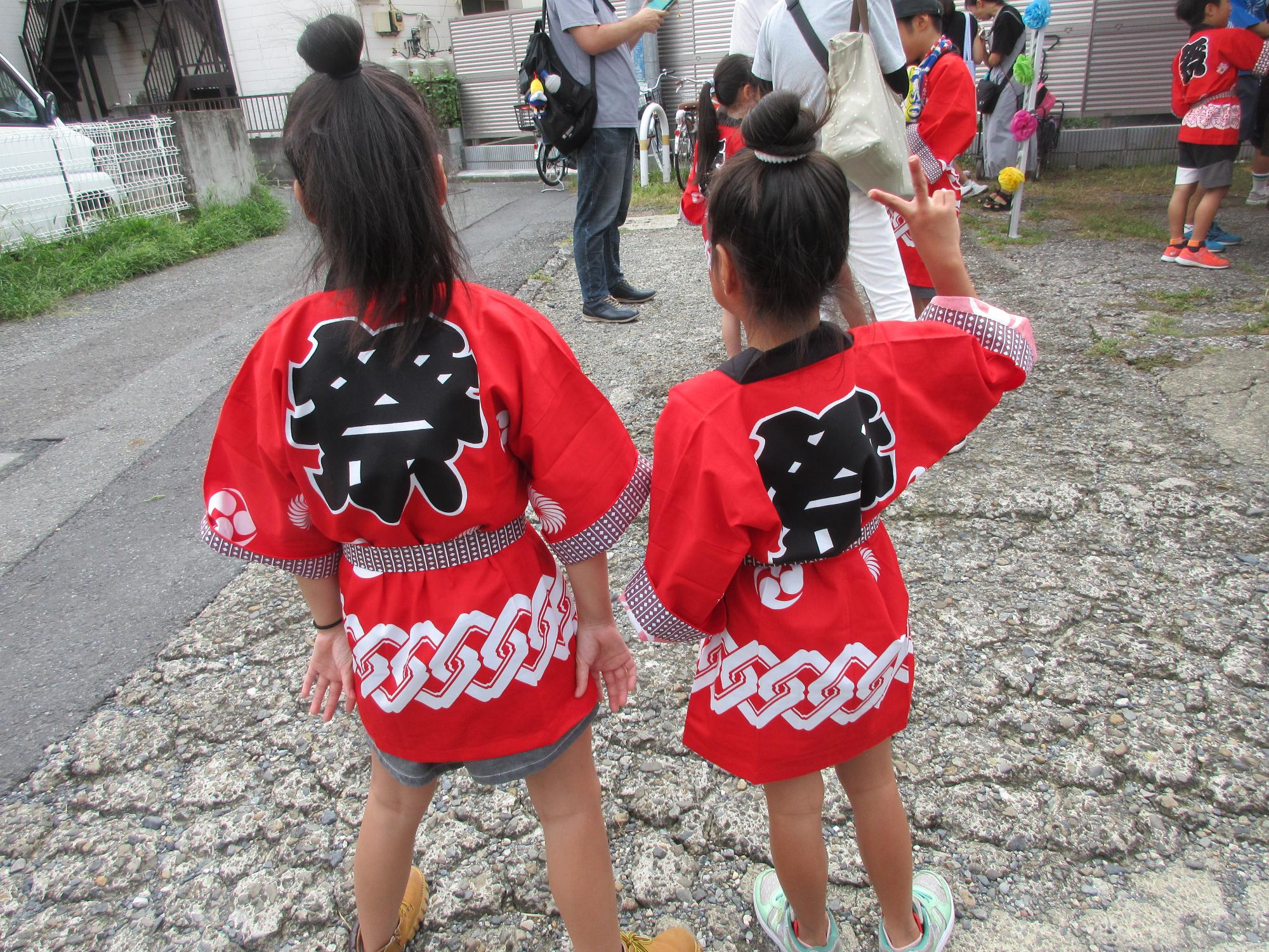 法被を着ている子どもたちの様子の写真