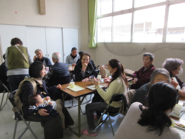 幼児親子も参加してくださっている様子の写真