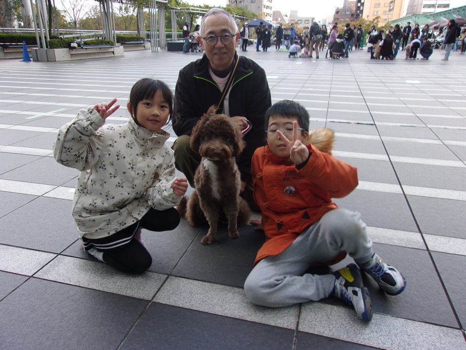 パートナーの犬と一緒に撮った写真1