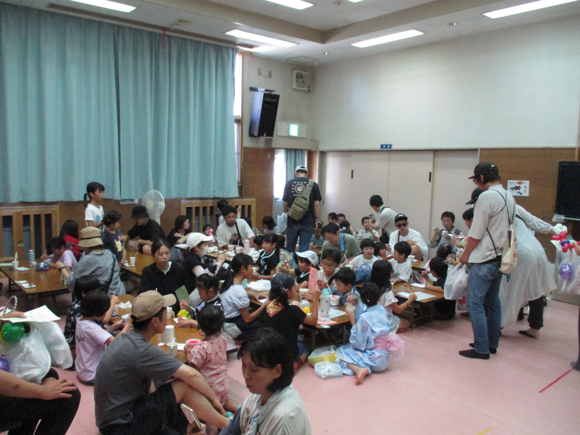 飲食コーナーの様子