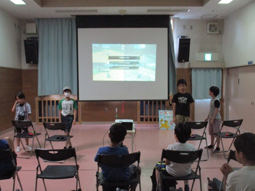 決勝で戦う4人の写真