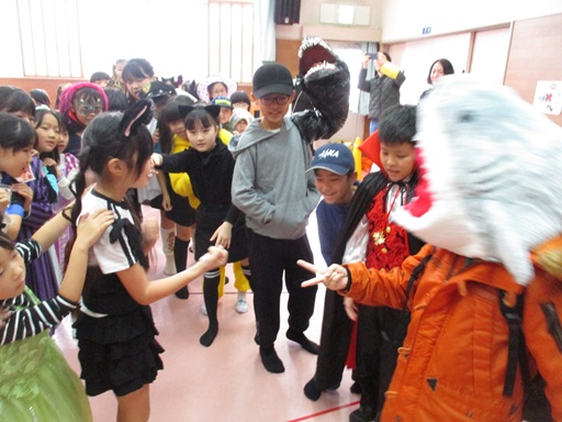 じゃんけん列車英語Verの決勝戦の写真