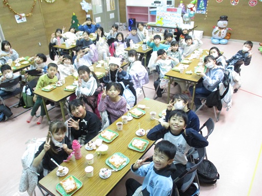 会場全体を右から撮った写真