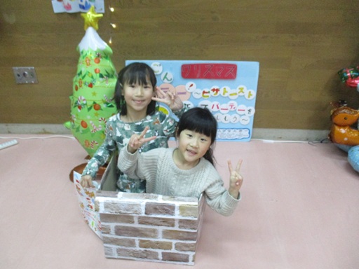 友だちと煙突に入って取った写真友だちと2