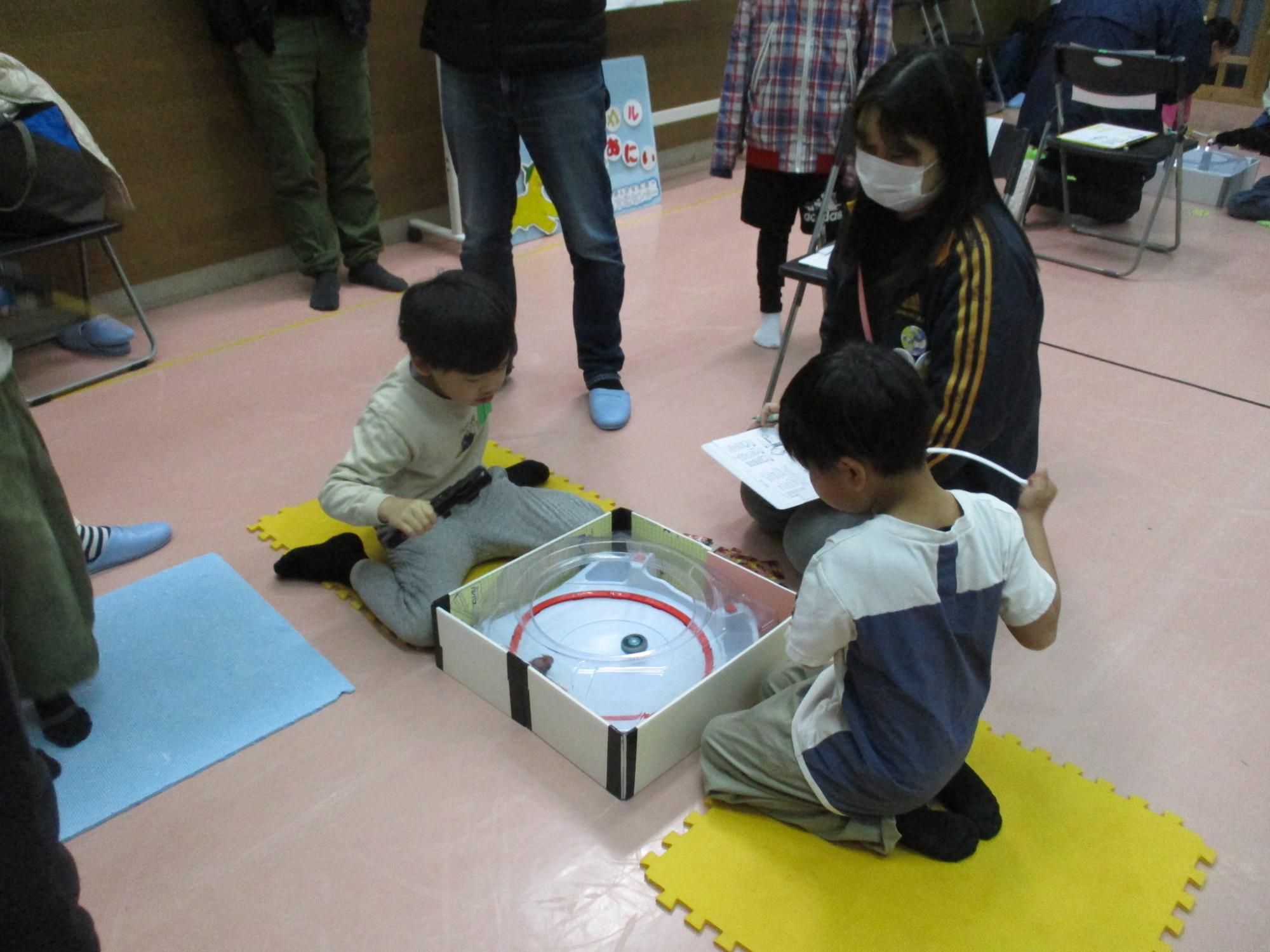 ベイバトルをしている写真