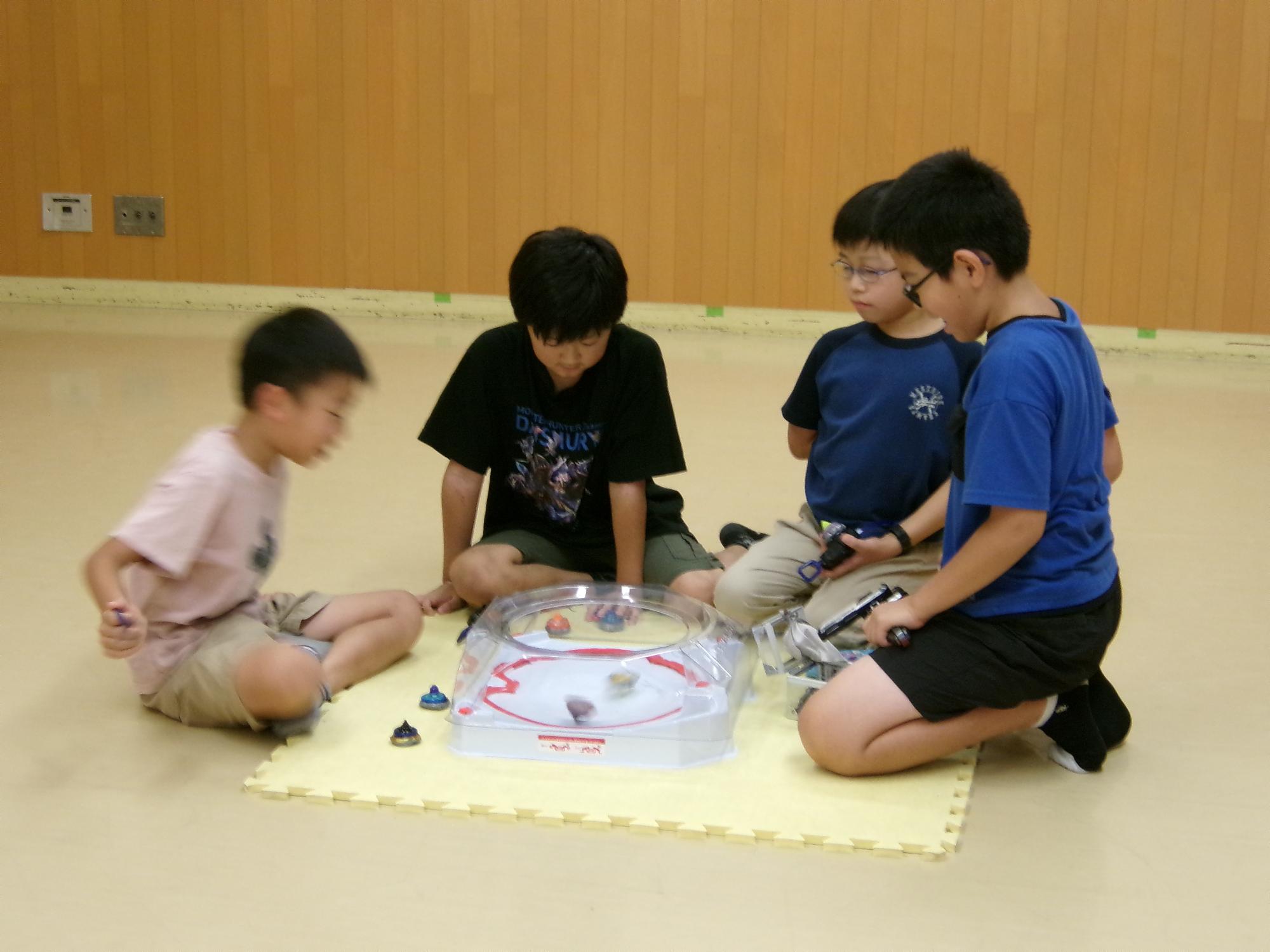 1対1で対戦している写真