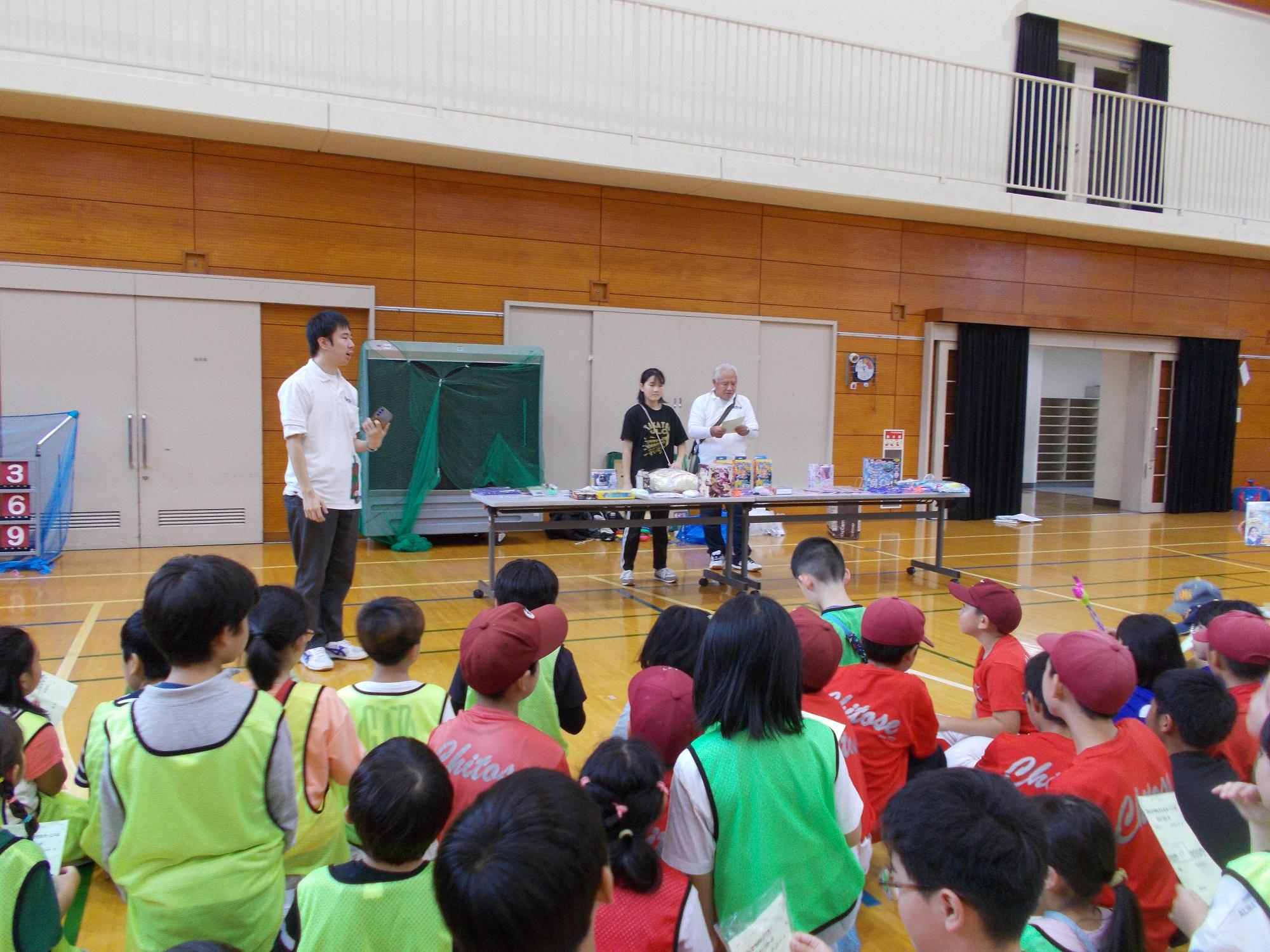 抽選会の写真