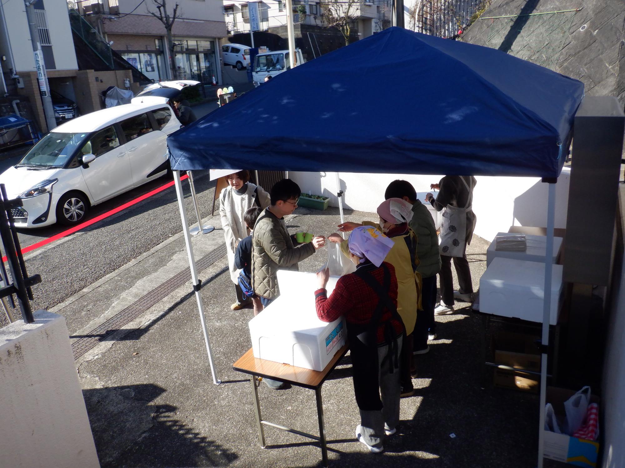 あげだことやきそばコーナーの様子