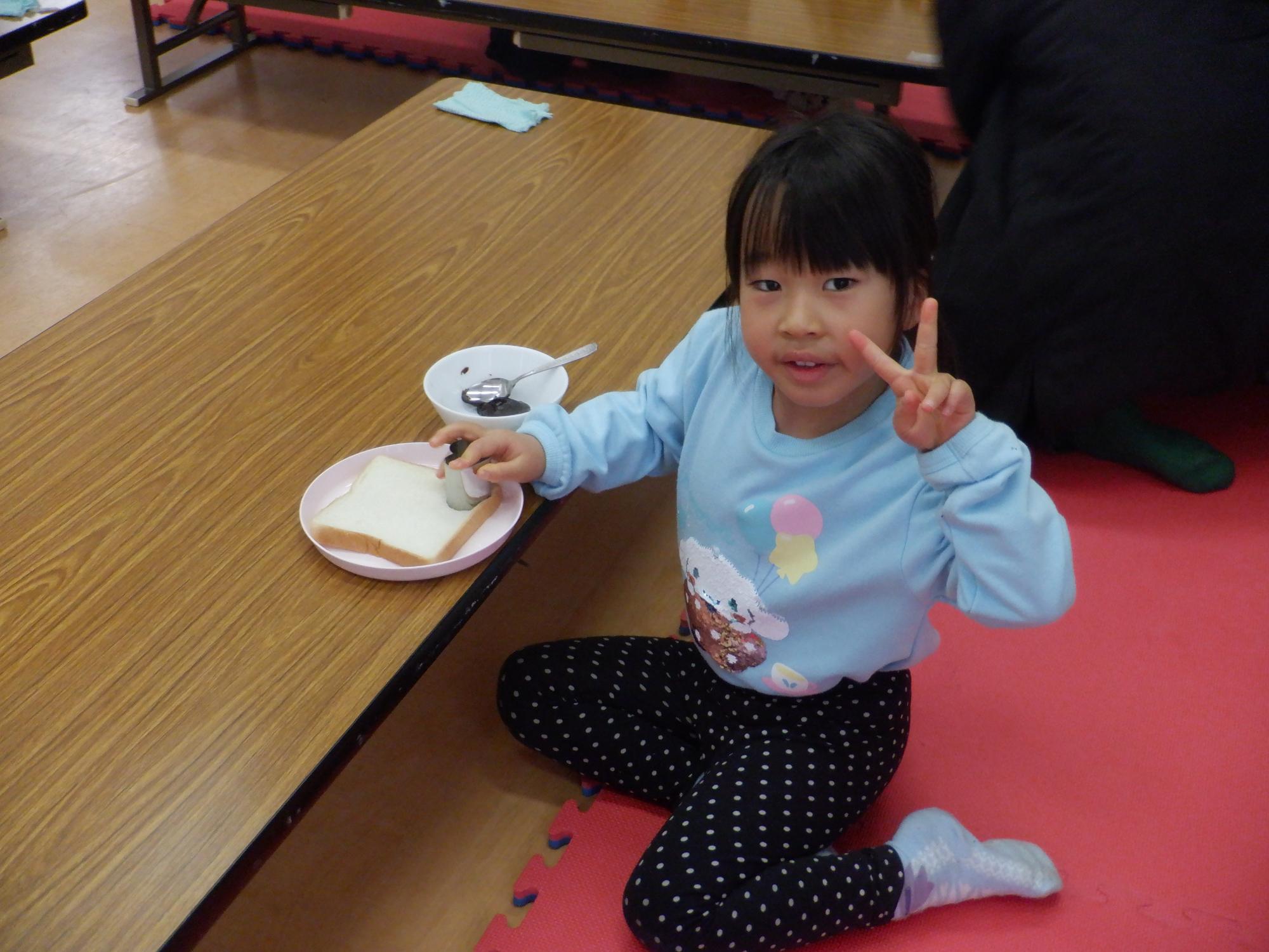 楽しそうに参加する幼児