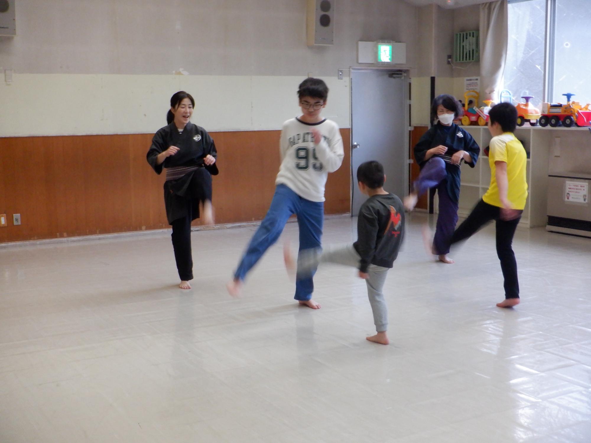 チャンバラクラブ