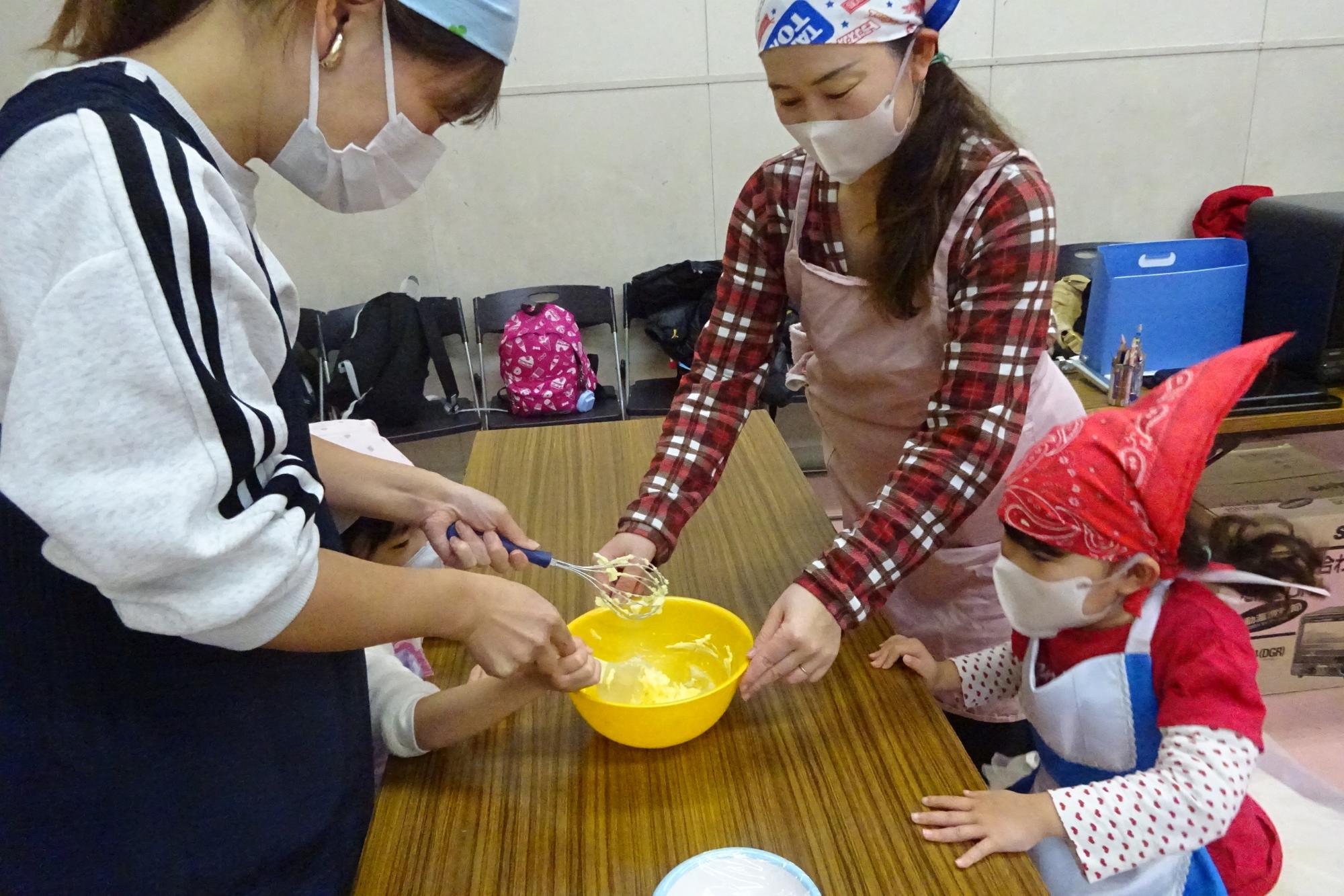 ステンドグラスクッキー作り