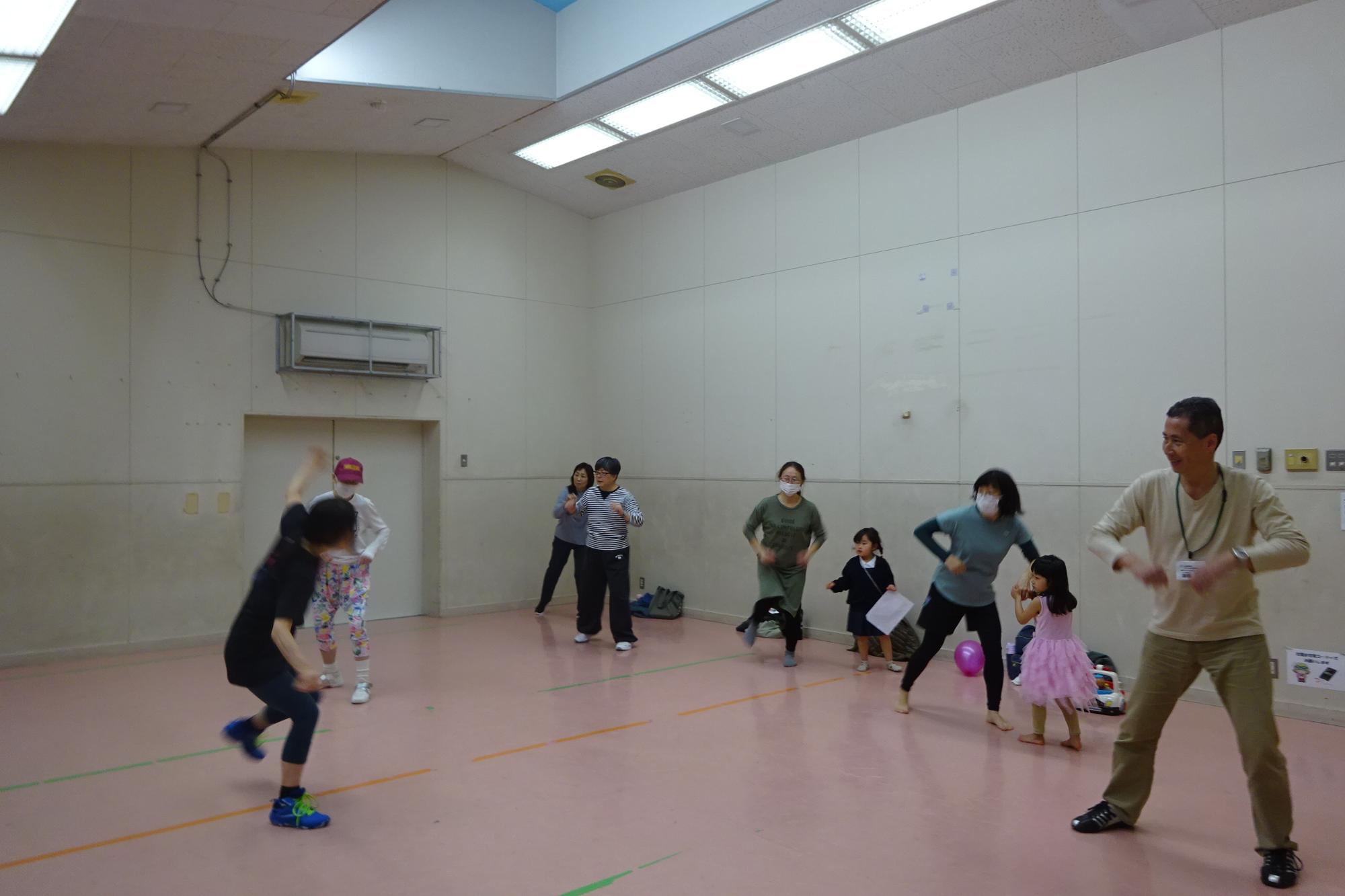 ZUMBAクラブの様子