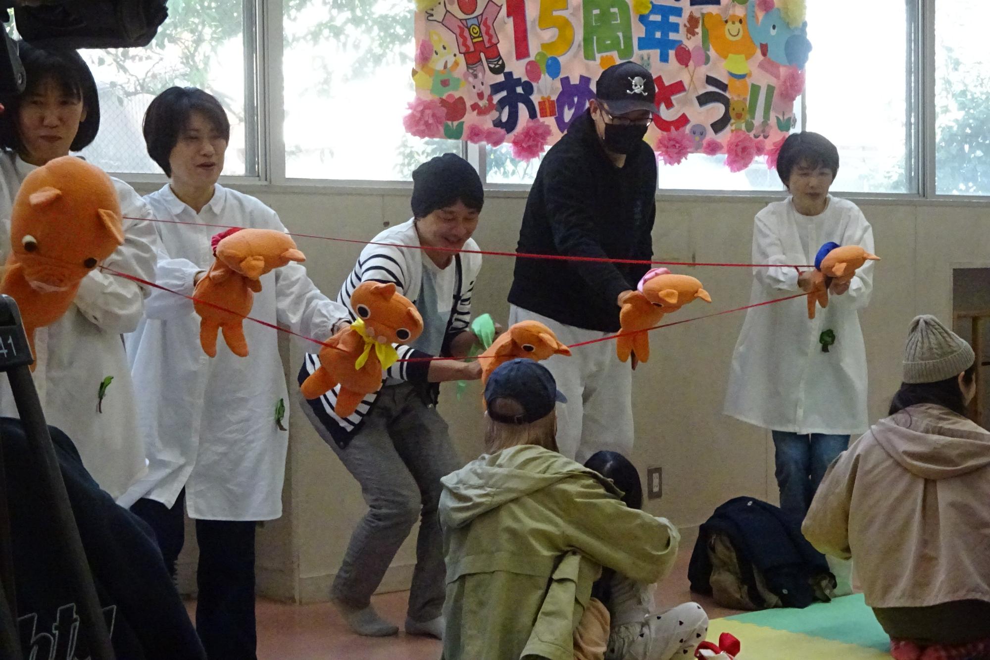 にこにこあおむし人形劇