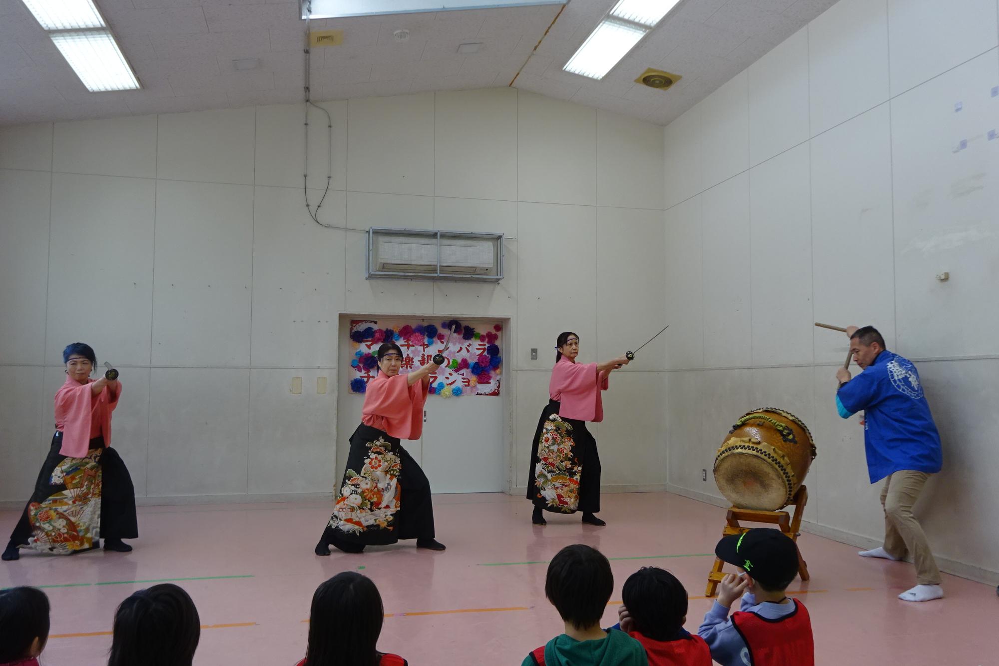 ママチャンバラショー