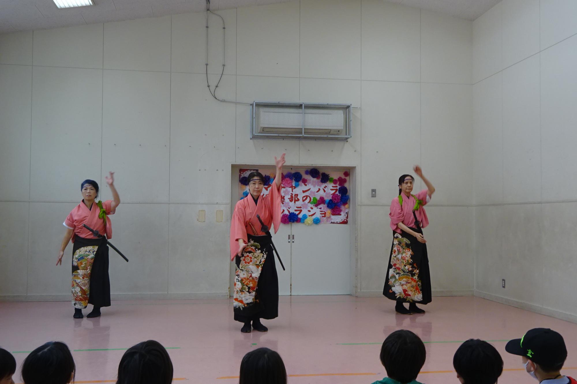 ママチャンバラショー