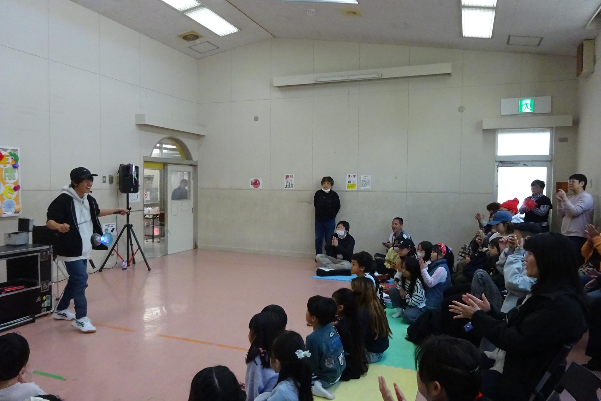 わたりだ演芸大会の様子