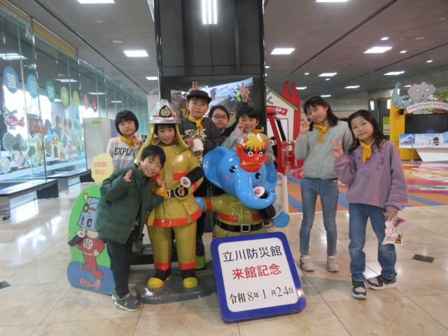 記念撮影をする子どもたち