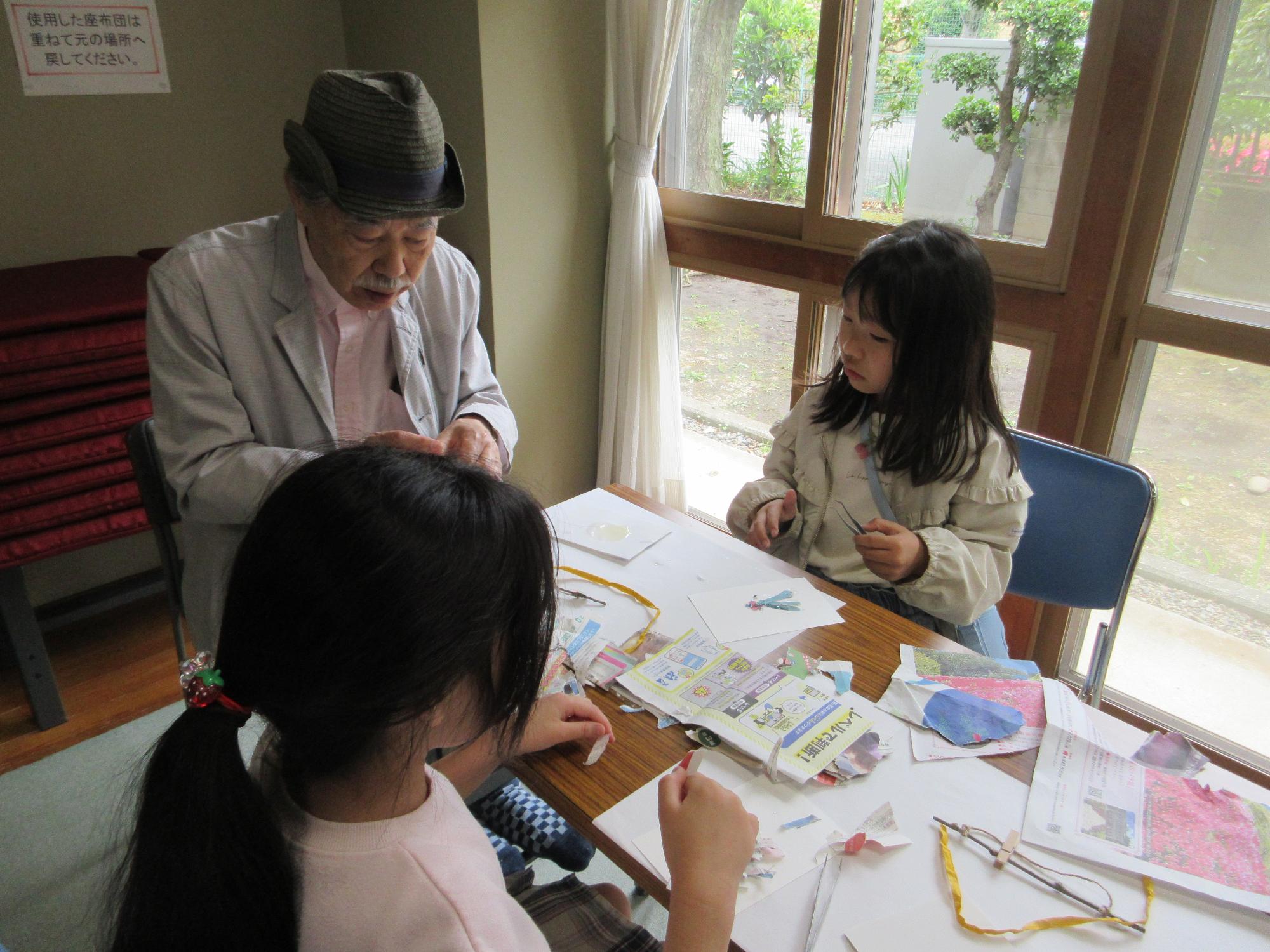 作っている様子