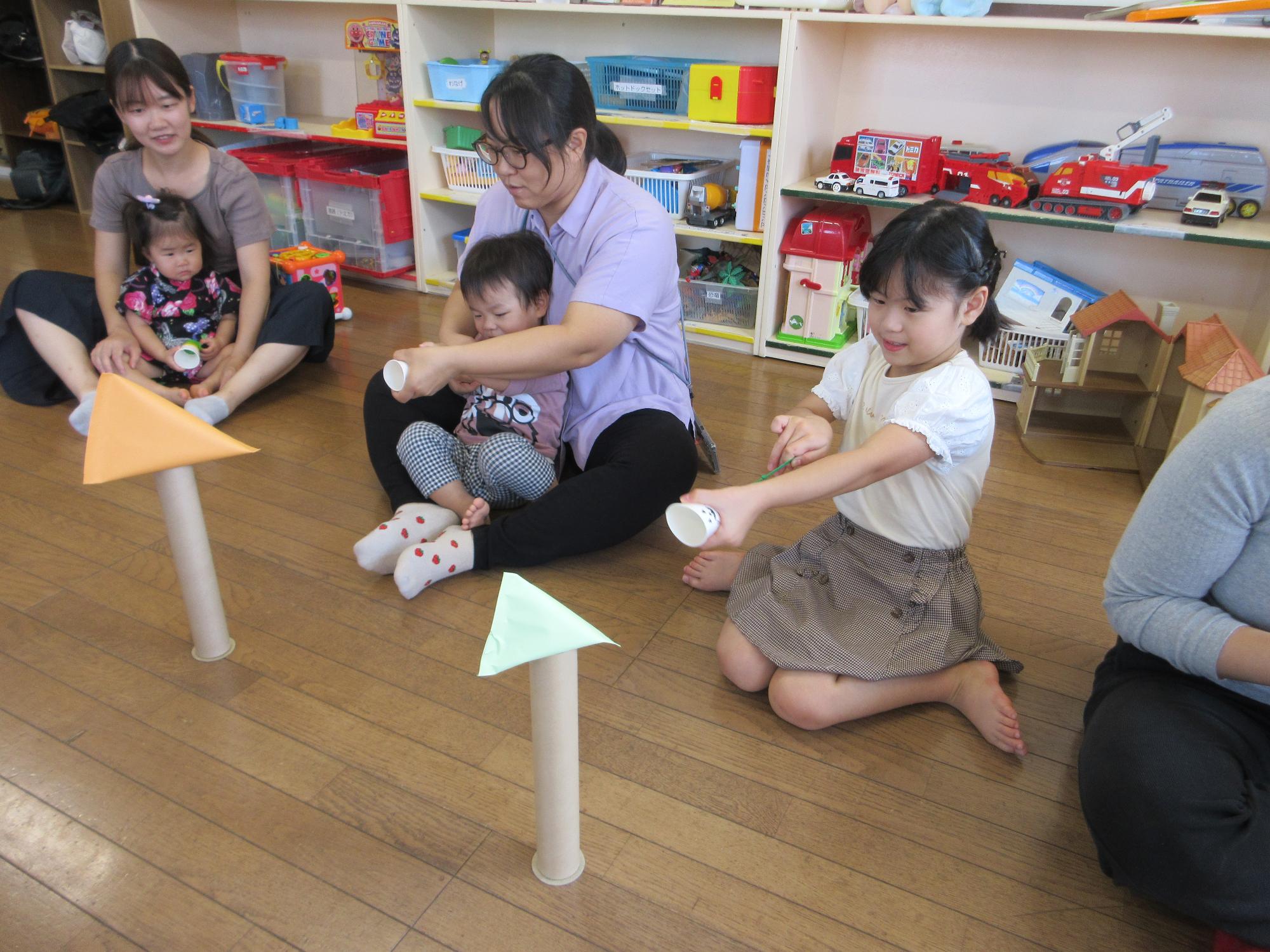 お化けを使った遊びの様子