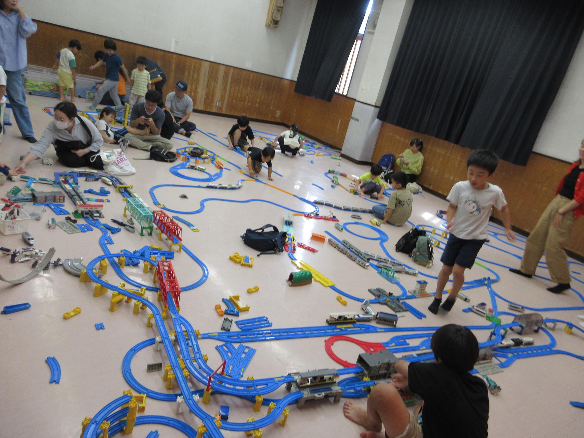 近くの線路とつなげている様子