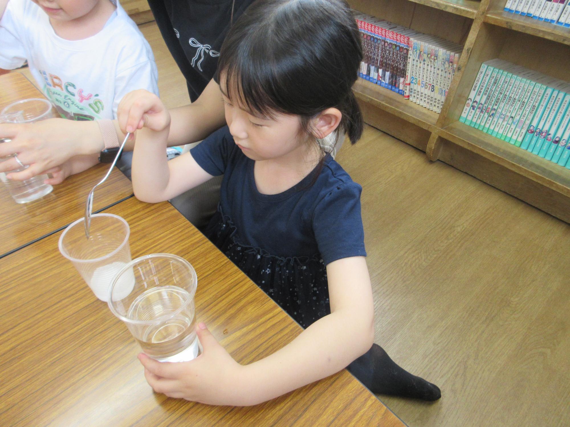 給水材の実験の様子