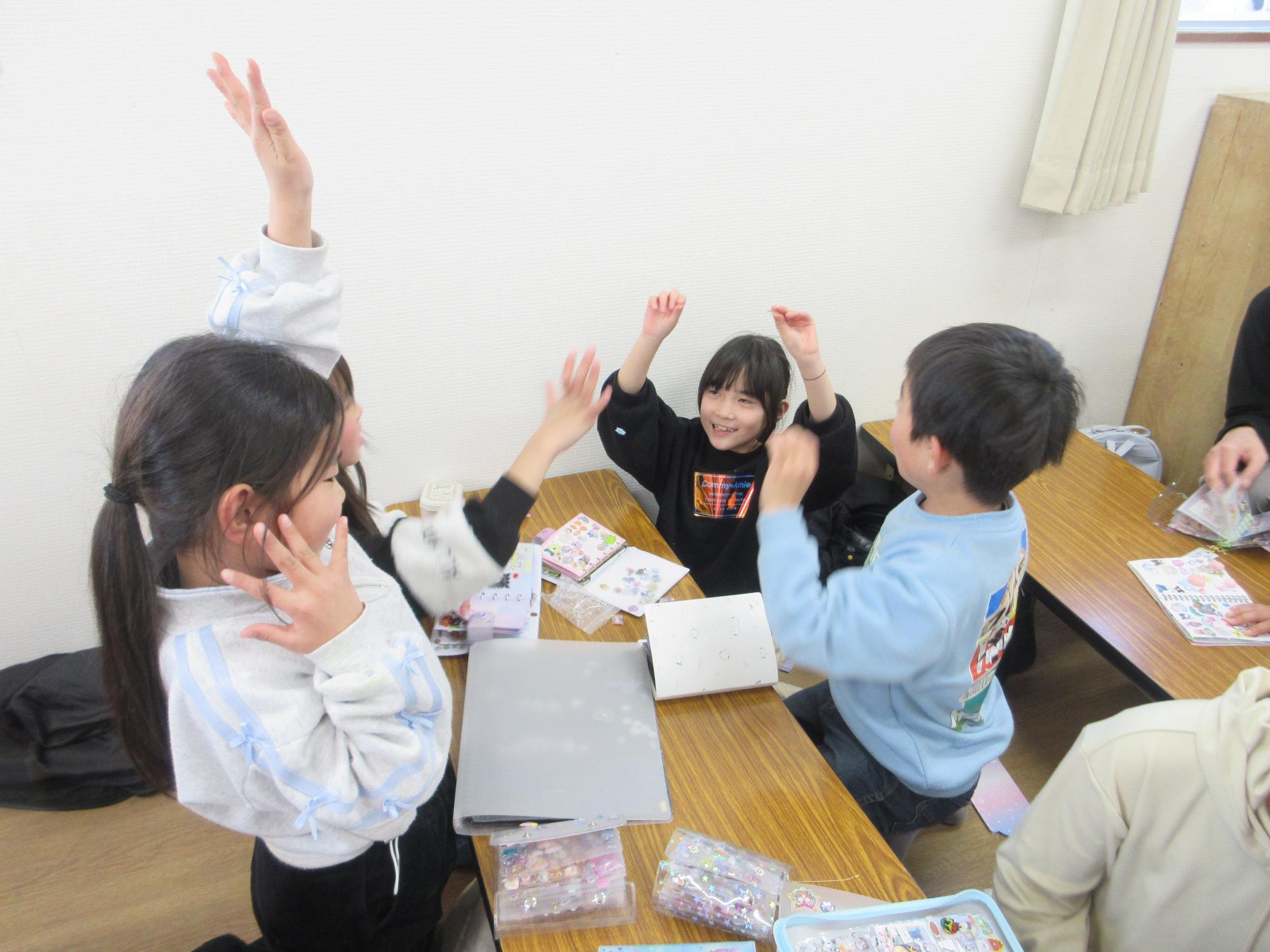 盛り上がる子どもたちの様子