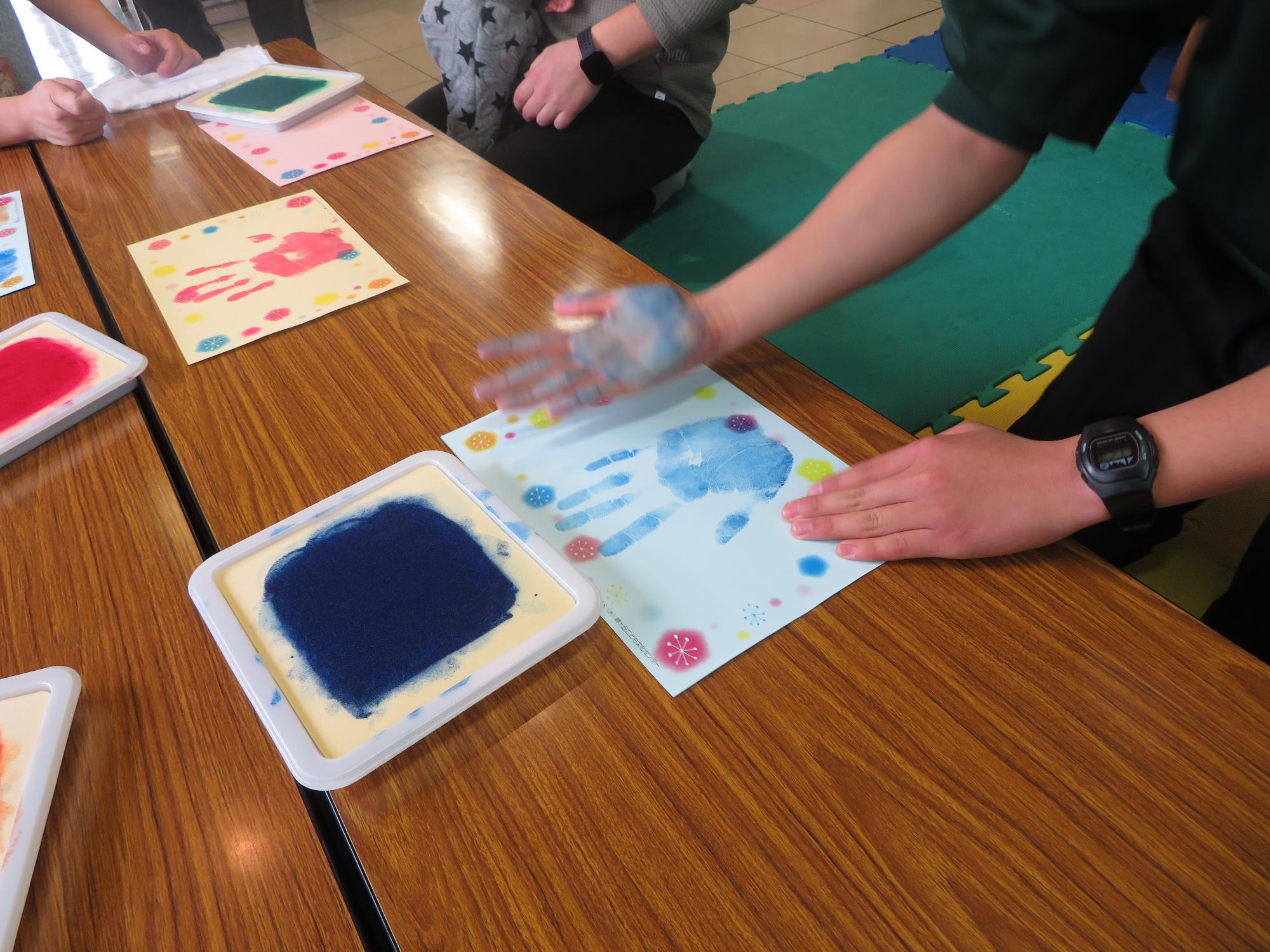 手形スタンプの写真