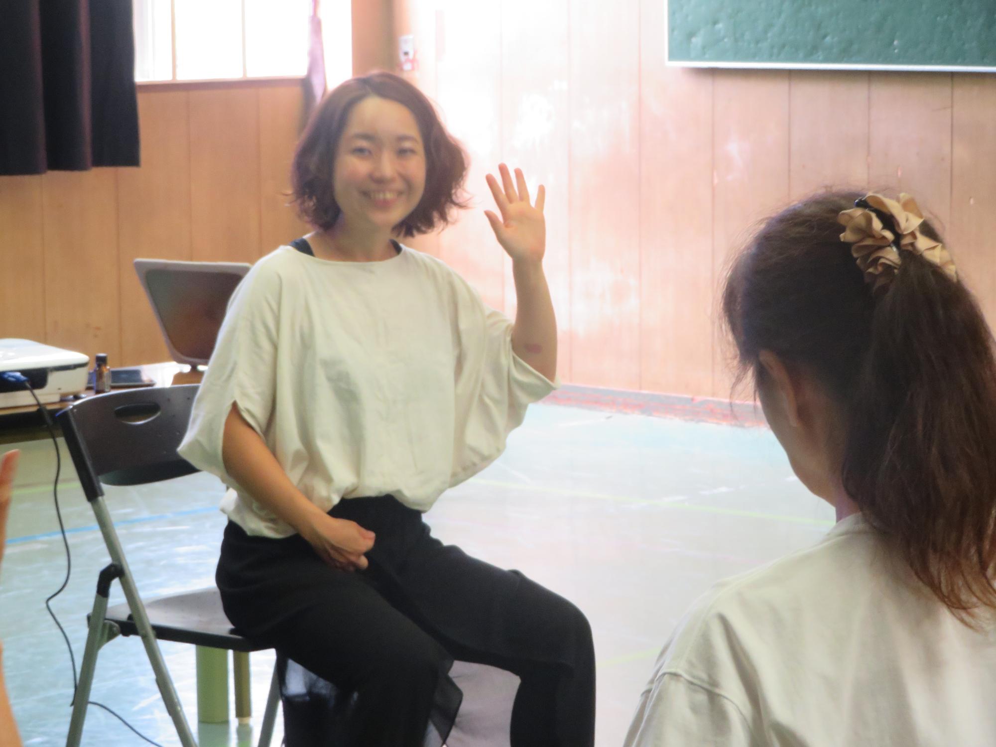 講座中の講師の写真
